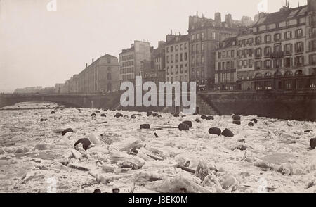 La Seine le 3 Janvier 1880 Vue du Quai Saint-Michel Stockfoto