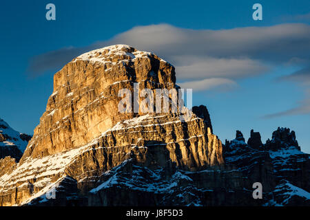 Sassongher Berg auf das Skigebiet von Corvara, Alta Badia, Dolomiten Alpen Italien Stockfoto