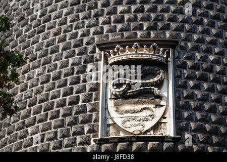 Sforza Familie Wappen auf der Burgmauer in Mailand, Italien Stockfoto