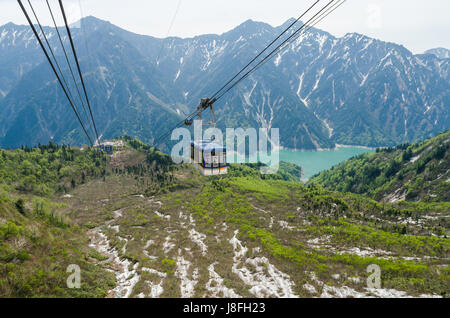 Seilbahn in japan Alpen Tateyama Kurobe Alpinweg Stockfoto