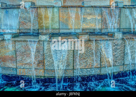 HDR Foto von einem Brunnen mit viele Ströme von Wasser. Stockfoto