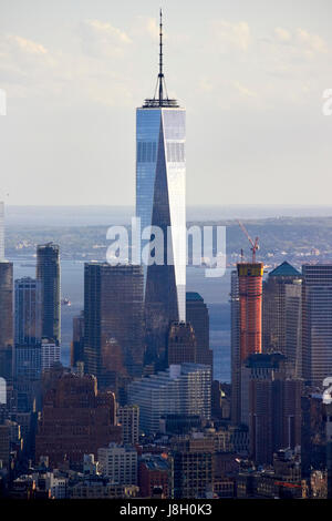 Ansicht von lower Manhattan eine Welt Handel zentralen Turm und Bankenviertel Skyline New York City USA Stockfoto