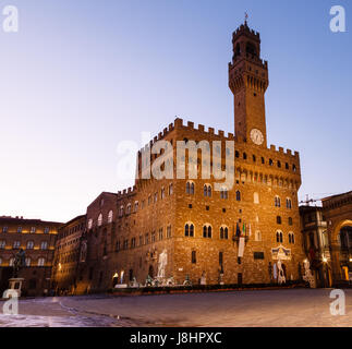 Der Palazzo Vecchio (alte Palast) eine Massive romanische Festung, ist das Rathaus von Florenz, Italien Stockfoto