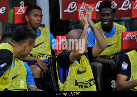 Mailand, Italien. 28. Mai 2017. Rodrigo Palacio von Inter "Wellenlinien" Anhängern vor Serie A Fußball, Inter Mailand gegen Udinese; Bildnachweis: Gaetano Piazzolla/Pacific Press/Alamy Live-Nachrichten Stockfoto