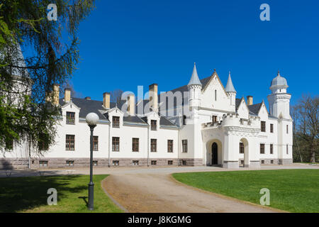 Alatskivi Burg von sonnigen Frühling. Neo-gotischen Stil Herrenhaus, Landkreis Tartu, Estland Stockfoto