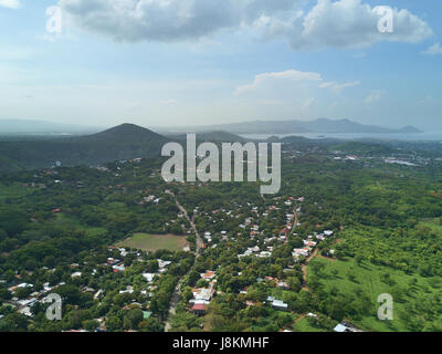 Berg und Hügel Landschaft in Managua Stadt Luftbild. Nicaragua-Landschaft Stockfoto