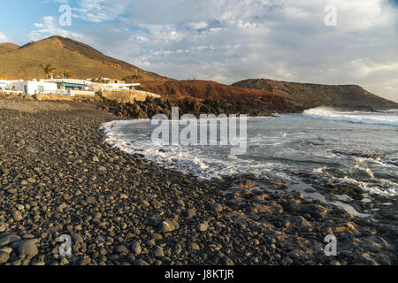 Schwarzer Strand Bei El Golfo, Insel Lanzarote, Kanarische Inseln, Spanien |  schwarze Strand bei El Golfo, Lanzarote, Kanarische Inseln, Spanien Stockfoto