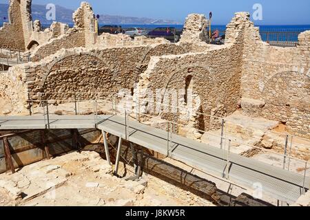 Ruinen des Klosters von St. Peter und St. Paul im Bereich der Kastella, Heraklion, Kreta, Griechenland, Europa. Stockfoto