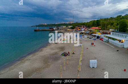 Abend am Strand von Langeron im Frühsommer. Odessa Ukraine, erhöhten Luftaufnahme Stockfoto