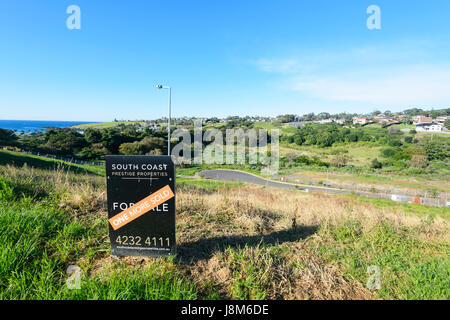 Melden Sie für Grundstücke zum Verkauf an der Küste, südlich von Kiama, Illawarra Coast, New-South.Wales, NSW, Australien Stockfoto