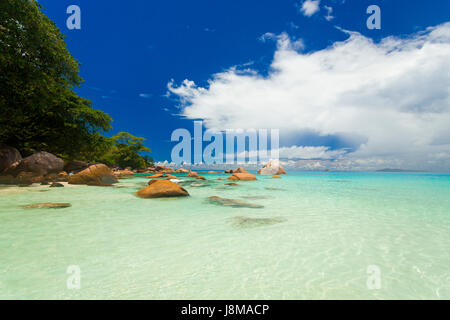 Schöne Aussicht auf Anze Lazio Strand in Praslin, Seychellen Stockfoto