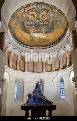 Frankreich, Loiret, Germigny-des-Prés, karolingischen Oratorium von Germigny-des-Prés oder Kirche der Heiligen Dreifaltigkeit, byzantinischen Mosaiken in der Apsis Stockfoto