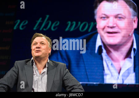 Ed Balls spricht über seine Karriere in der Politik bei Hay Festival 2017 Hay-on-Wye Powys Wales UK Stockfoto