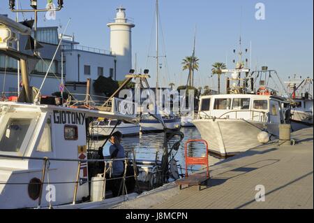 Viareggio (Toskana), Badeort, die Rückkehr der Fischerboote im Hafen-Kanal Burlamacca Stockfoto
