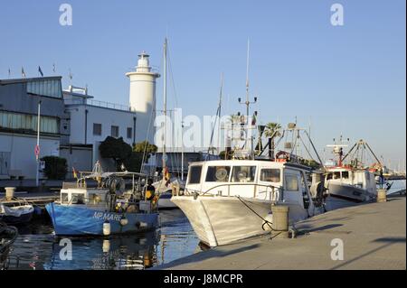 Viareggio (Toskana), Badeort, die Rückkehr der Fischerboote im Hafen-Kanal Burlamacca Stockfoto