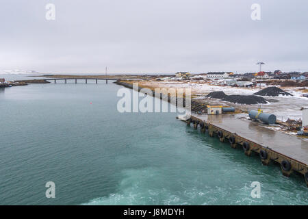 Am Hafen in Vadsø, einen Anschluss an die Hurtigruten Coastal Express Route an der norwegischen Küste. Stockfoto