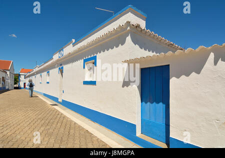 Die traditionellen kleinen Dorf von Santa Susana, sehr reich an traditionellen Architektur mit weissen Häusern. Portugal Stockfoto