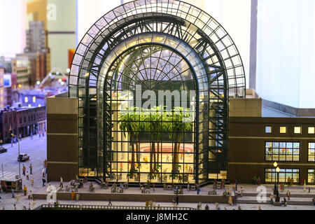 Wintergarten außen, Gullivers Tor Miniaturen Galerie am Times Square, New York, USA Stockfoto