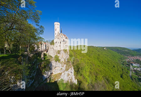 Schloss Lichtenstein, auch bekannt als "ärchenschloss (Märchenschloss Württembergs"), ist in einem historischen Gebäude aus dem 19. Jahrhundert. Stockfoto