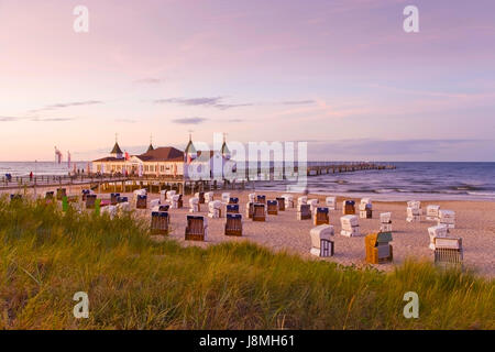 Historischen Seebrücke, Seebad Ahlbeck, Ostsee. Stockfoto