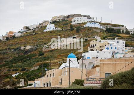 Vulkanische griechische Insel Santorin eine der Kykladen im Ägäischen Meer.   Kamari Bereich Wohnungsbestand in lokalen Dorf von Éxo Goniá Stockfoto