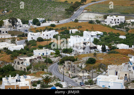 Vulkanische griechische Insel Santorin eine der Kykladen im Ägäischen Meer.   Kamari Bereich Wohnungsbestand in lokalen Dorf von Éxo Goniá Stockfoto