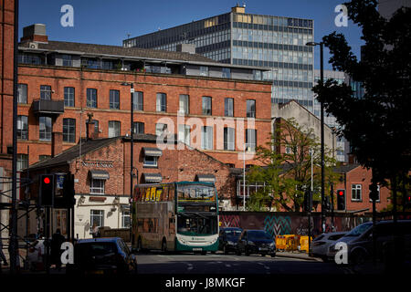 Princess Street, mit neuen Union Pub zu Beginn der Canal Street in Manchester, England, Stockfoto