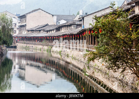 Yantou, Boteli, Zhejiang, China.  Lishui Street, aus 16.. Jahrhundert. Stockfoto