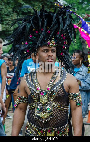 Reading, UK. 29. Mai 2017. UK-Wetter: Lesen Karneval geht weiter trotz leichten Nieselregen und graue Wolken. Matthew Ashmore/Alamy Live-Nachrichten Stockfoto