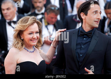 Cannes, Frankreich. 28. Mai 2017. Caroline Scheufele, Co-Präsident und künstlerischer Leiter von Chopard und Schauspieler Adrien Brody ankommenden Closing Ceremony und Auszeichnungen auf dem 70. Cannes Film Festival Sonntag, 28. Mai 2017, Cannes, Frankreich. Bildnachweis: Doreen Kennedy/Alamy Live-Nachrichten Stockfoto