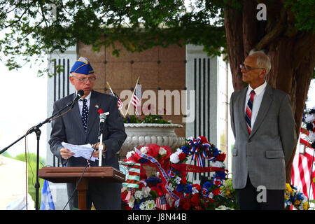 Westminster, Maryland, USA. 29. Mai 2017. Haven N Schuhmacher (Delegierter für den Bundesstaat Maryland) hält eine Rede bei offiziellen Veranstaltungen für Memorial Day, ein Feiertag in den Vereinigten Staaten für das Gedenken an die verstorbenen während des Dienstes in den Streitkräften des Landes. Bildnachweis: James Brunker/Alamy Live-Nachrichten Stockfoto