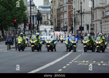 London, UK. 29. Mai 2017. Eine Koalition von Ant-Hunting-Gruppen organisiert einen Rücken das Verbot anti-Fuchs Jagd März an der Downing Street. Es wurde geschätzt, um 2 Credit: Stephen Bell/Alamy Live News Stockfoto