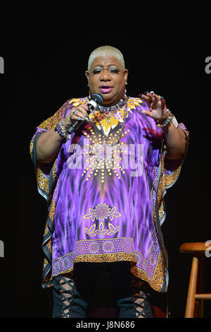 Miami, FL, USA. 28. Mai 2017. Schauspieler und Komiker Luenell führt auf der Bühne während des 10. jährlichen Memorial Wochenende Comedy Festivals bei James L. Knight Center am 28. Mai 2017 in Miami, Florida. Bildnachweis: Mpi10/Medien Punch/Alamy Live-Nachrichten Stockfoto