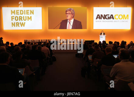 Köln, Deutschland. 30. Mai 2017. Thomas Braun, Präsident von der Vereinigung der deutschen Kabel Betreiber (ANGA), spricht während das 'Medienforum NRW"auf einem Kongress auf der Messe für Breitband, Kabel- und Satellitenfernsehen, 'Anga Com' in Köln, 30. Mai 2017. Foto: Oliver Berg/Dpa/Alamy Live News Stockfoto