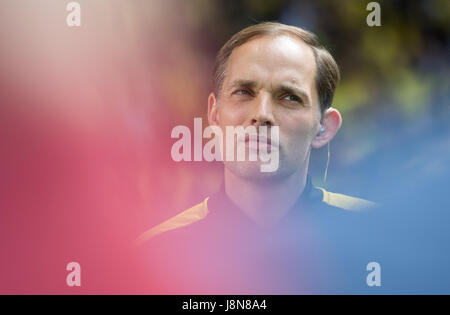 Dortmund, Deutschland. 20. Mai 2017. Datei - Dortmunds Trainer Thomas Tuchel, fotografiert während der Bundesliga-Fußballspiel zwischen Borussia Dortmund und Werder Bremen im Signal Iduna Park in Dortmund, Deutschland, 20. Mai 2017. Foto: Bernd Thissen/Dpa/Alamy Live News Stockfoto