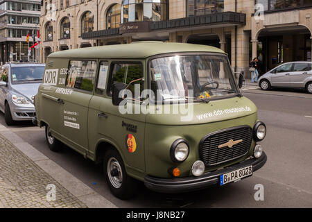 BERLIN, 24. APRIL: Barkas B 1000, Mini-Van ein Toner mit 2-Takt-Motormodell hergestellt in den Jahren 1961-1990 im VEB Barkas Werke Karl-Ma Stockfoto