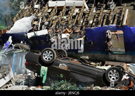 Flugzeug-Absturzstelle aus Krieg der Welten-Film In den Universal Studios, Los Angeles, Kalifornien Stockfoto