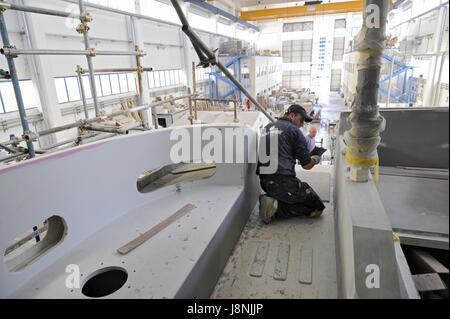 Viareggio (Toskana, Italien), Overmarine Werften, Bau von großen Luxus-Yachten Stockfoto