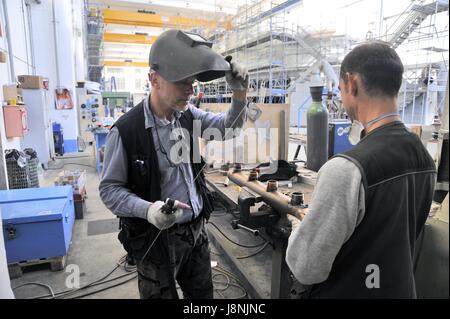 Viareggio (Toskana, Italien), Overmarine Werften, Bau von großen Luxus-Yachten Stockfoto
