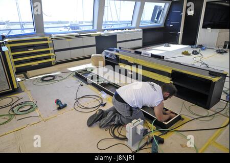 Viareggio (Toskana, Italien), Overmarine Werften, Bau von großen Luxus-Yachten Stockfoto