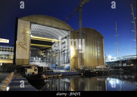 Viareggio (Toskana, Italien), Benetti Werften, Bau von großen Luxus-Yachten Stockfoto