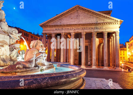 Das Pantheon in der Nacht, Rom, Italien Stockfoto