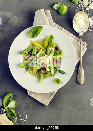Spargel-minestrone Stockfoto