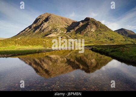 Ein Farbbild im Abendlicht am Lagangarbh in Glencoe genommen an einem Sommerabend Stockfoto