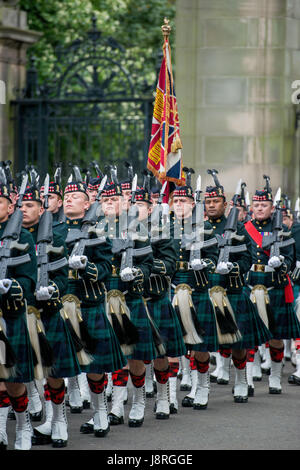 5 Scots Ehrenwache anlässlich der anlässlich der neuen königlichen Hochkommissar HRH die Fürsten Royal, Fürsten Anne im Holyrood Palace Stockfoto