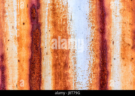 Nahaufnahme der alte rostige Wellblech Wand Stockfoto