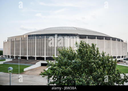 Früher das siebte Weltwunder der Welt, jetzt im Alter und verlassenen NFL Stadion Astro Dome, Houston, Texas, USA. Stockfoto