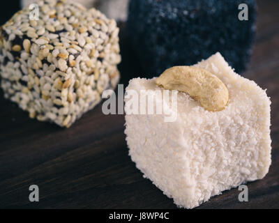 Extreme Nahaufnahme Würfels von Lokum. Selektiven Fokus. Stockfoto