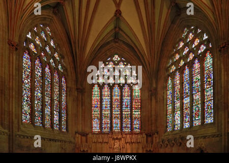 England, Somerset, Wells Cathedral, Glasfenster in der Marienkapelle. Stockfoto
