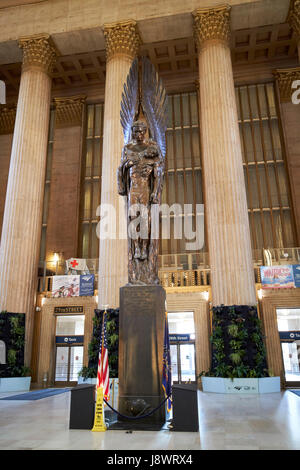 Engel der Auferstehung Skulptur im wichtigsten Wartezimmer innen Septen 30th Street Bahnhof Philadelphia USA Stockfoto